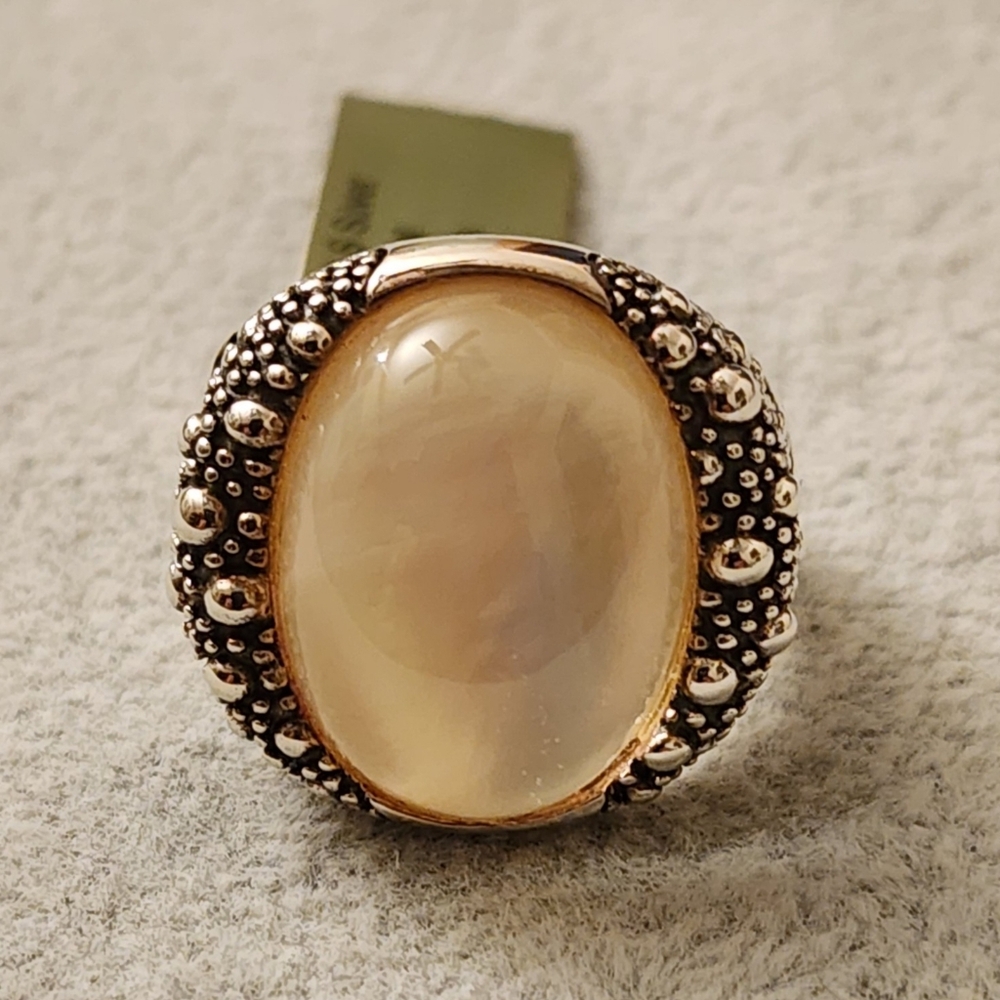Mother Of Pearl Ring. NWT - Picture 9 of 10